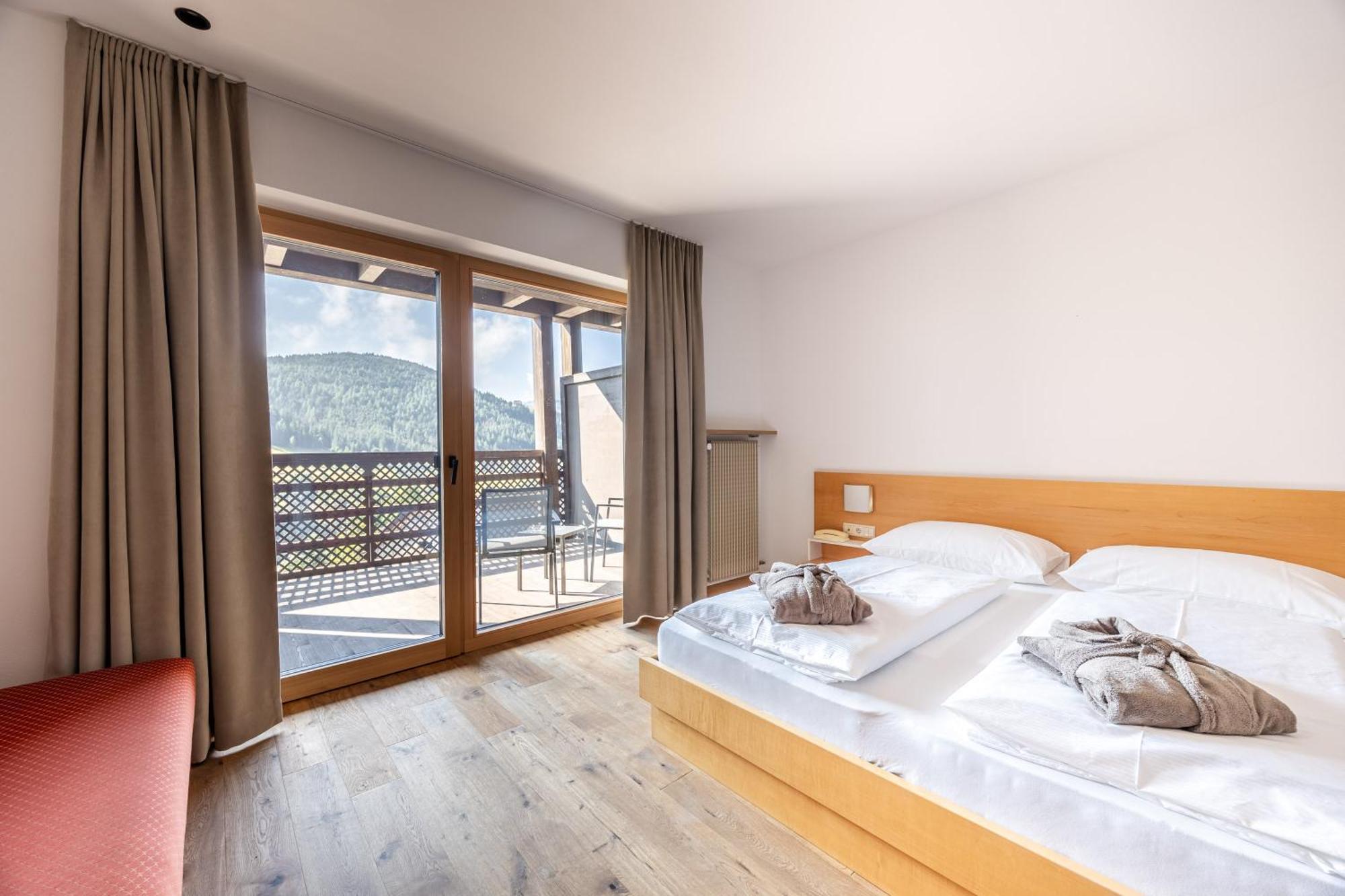פרצ'ה Hotel Rommisa מראה חיצוני תמונה